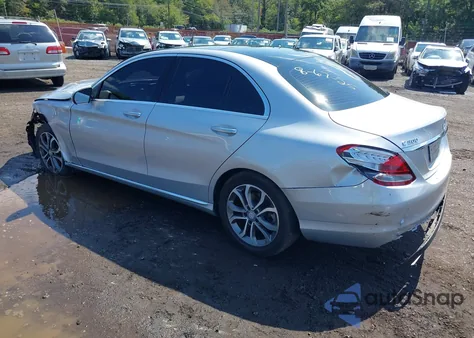 2017 Mercedes-Benz C 300 4Matic из США, поврежденный, VIN 55SWF4KB5HU207526